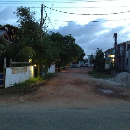 Placencia Hostel Buitenkant foto