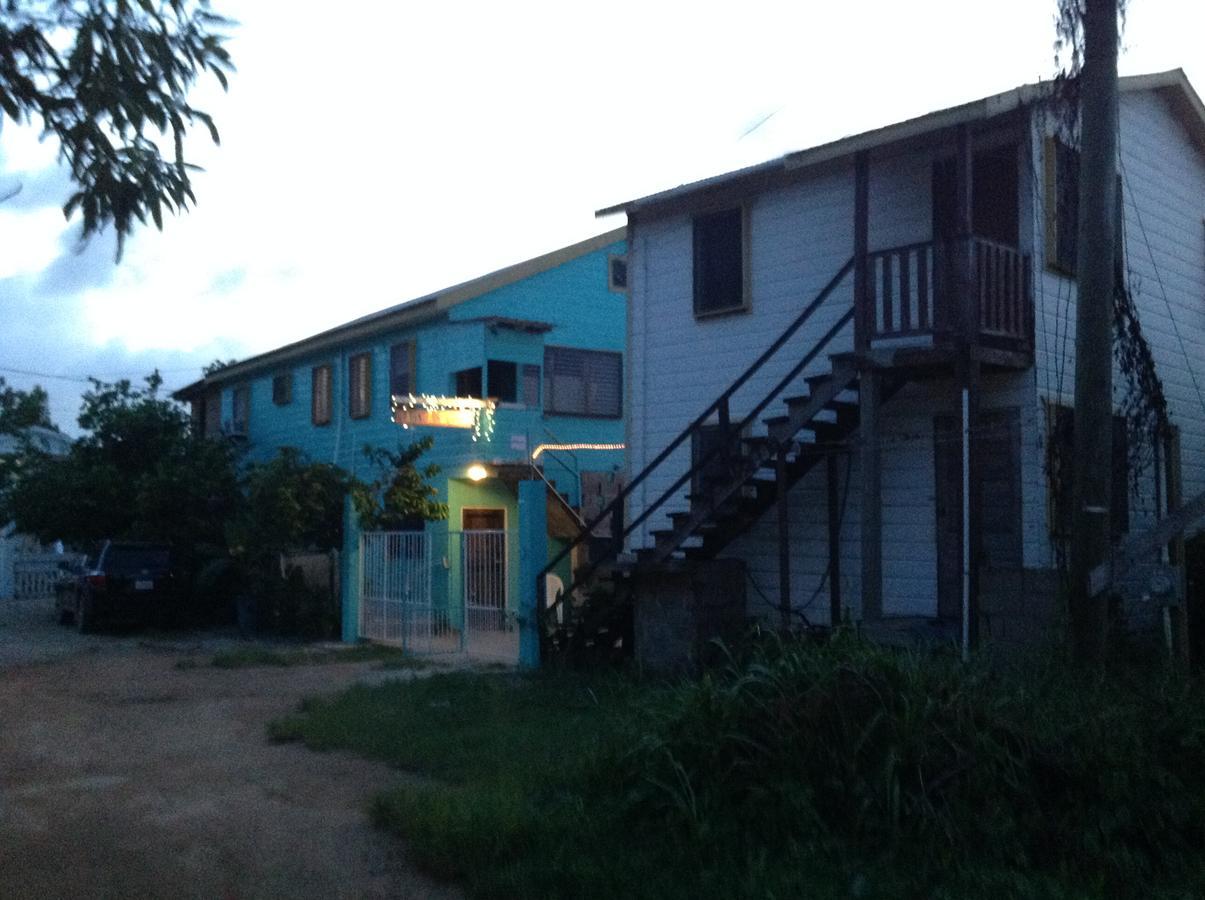Placencia Hostel Buitenkant foto