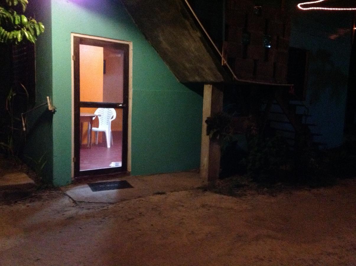 Placencia Hostel Buitenkant foto