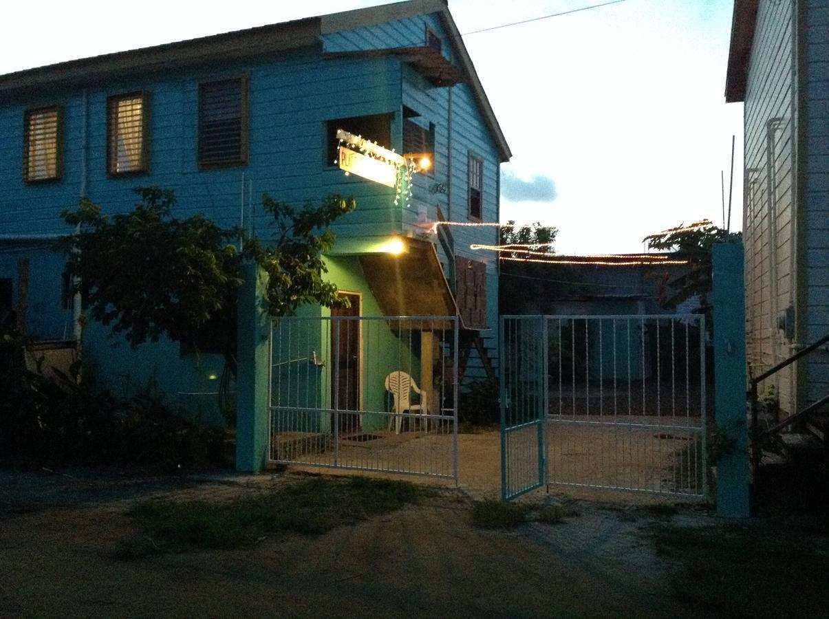 Placencia Hostel Buitenkant foto