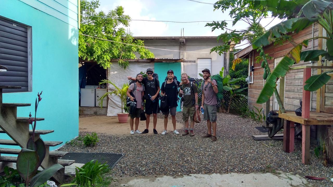 Placencia Hostel Buitenkant foto