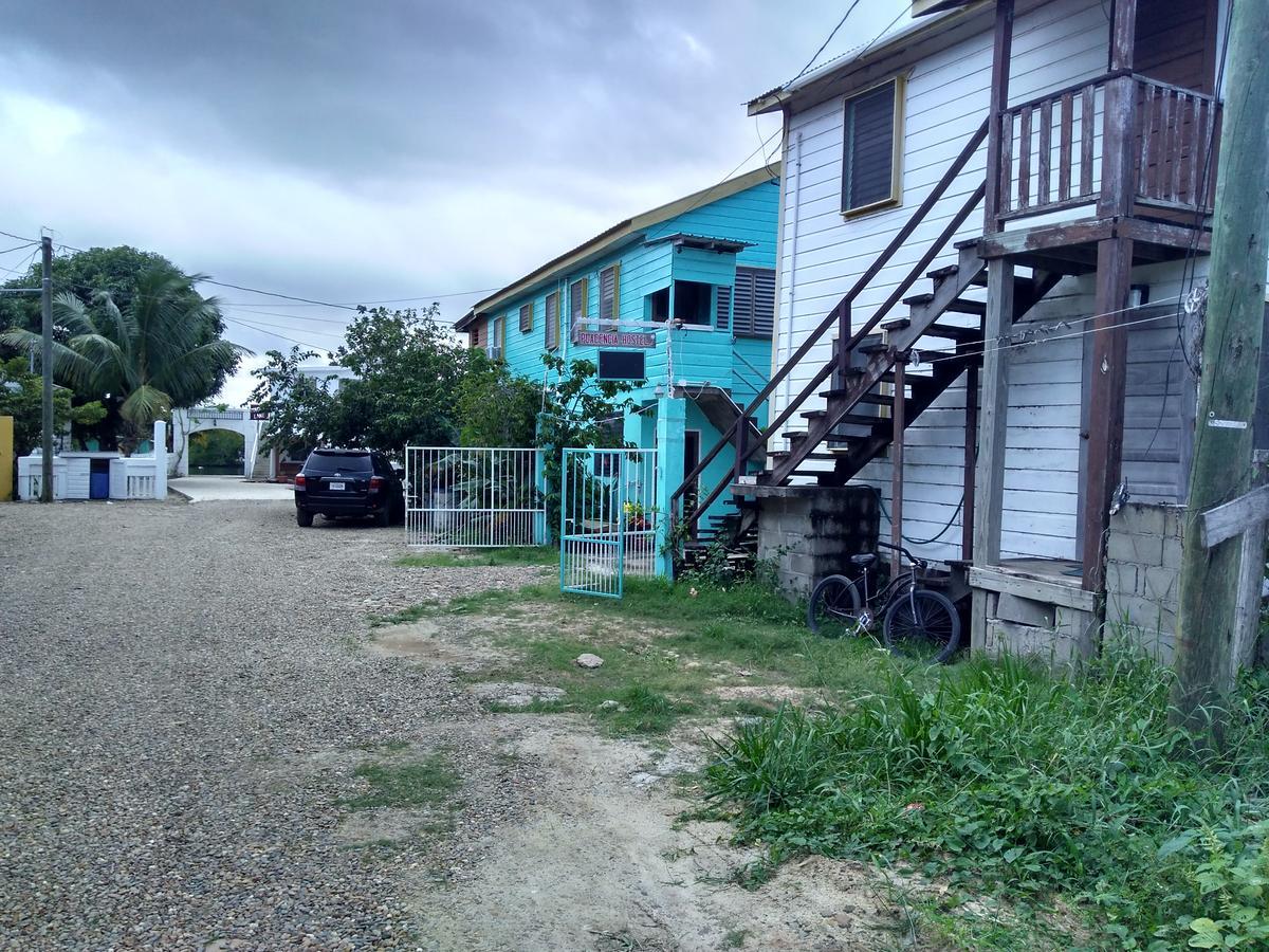 Placencia Hostel Buitenkant foto