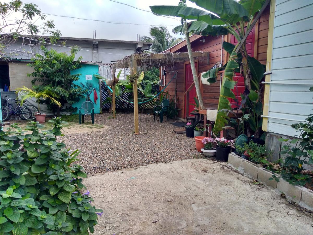 Placencia Hostel Buitenkant foto