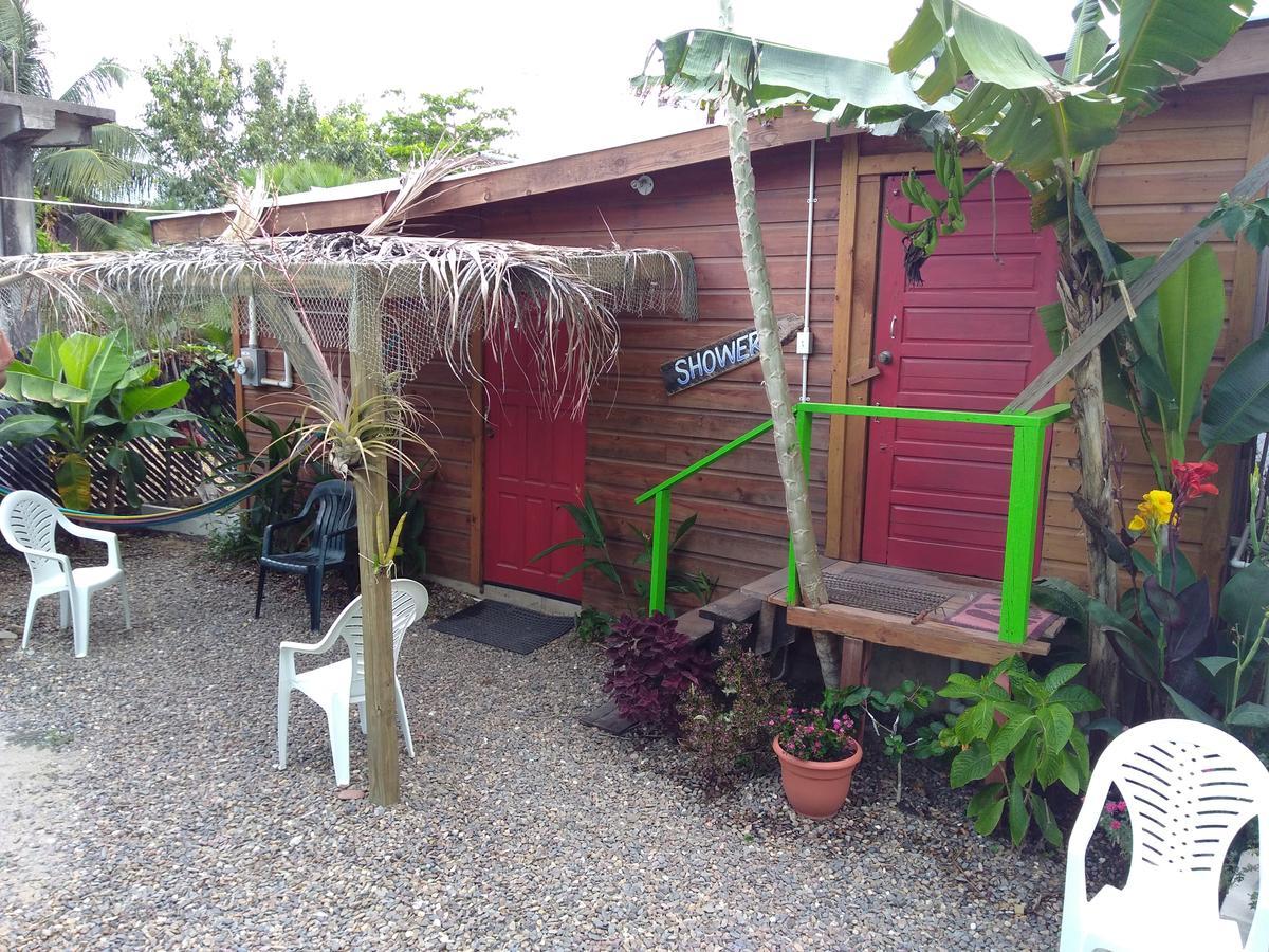 Placencia Hostel Buitenkant foto
