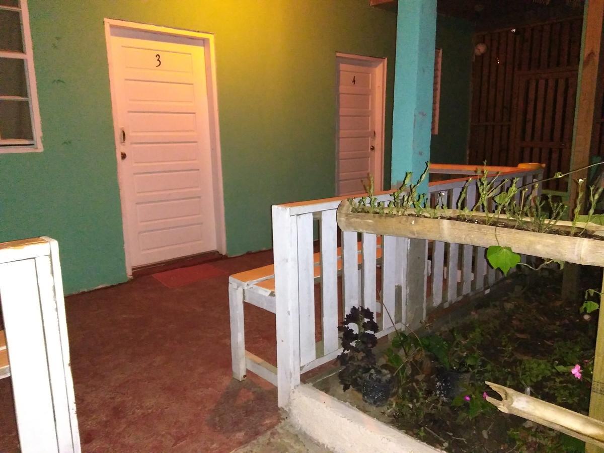 Placencia Hostel Buitenkant foto